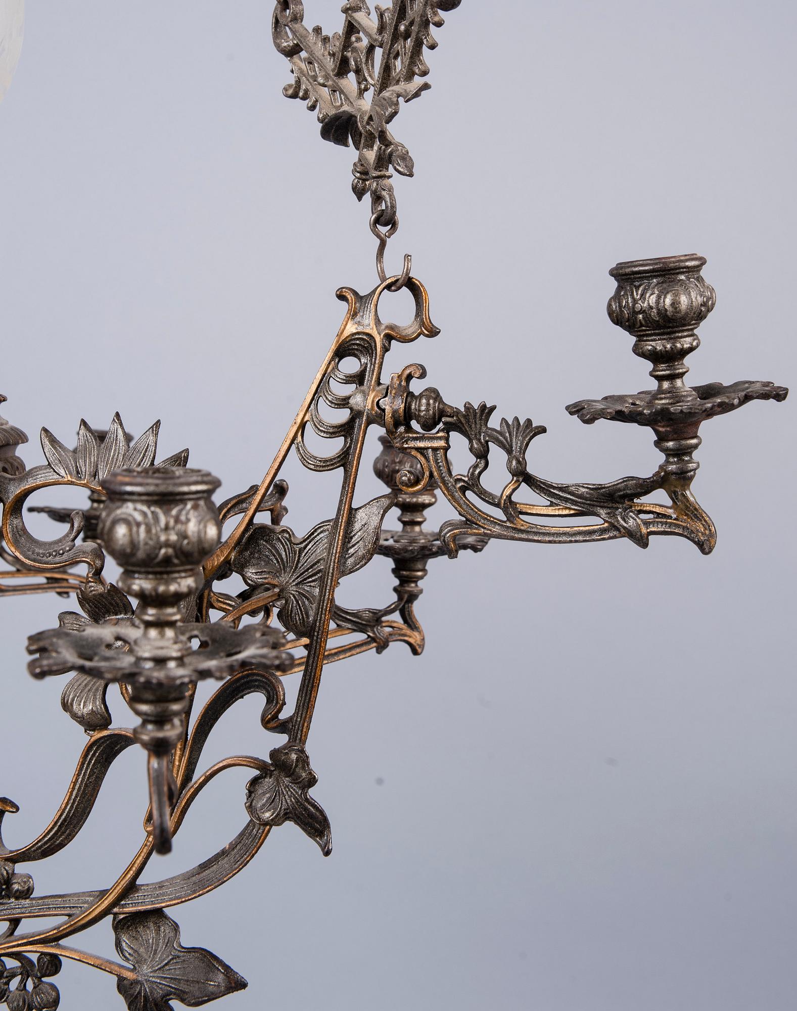 TAKAMPEL, jugendstil, 1900-talets senare hälft. Totalhöjd ca 134 cm.