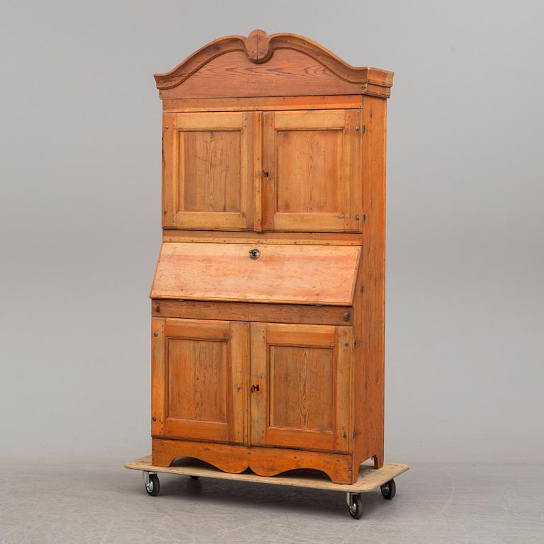 a painted wooden cabinet from the 19th century.