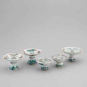 Five famille rose tazzas, Qing dynasty, 19th century.