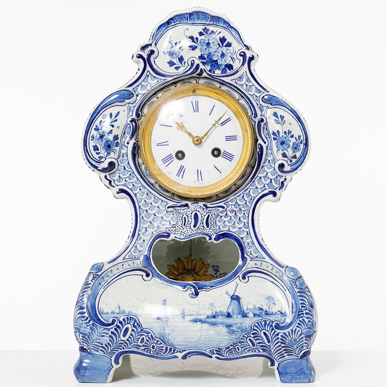 Bordspendyl, fajans, Delft, Holland, sent 1800-tal.