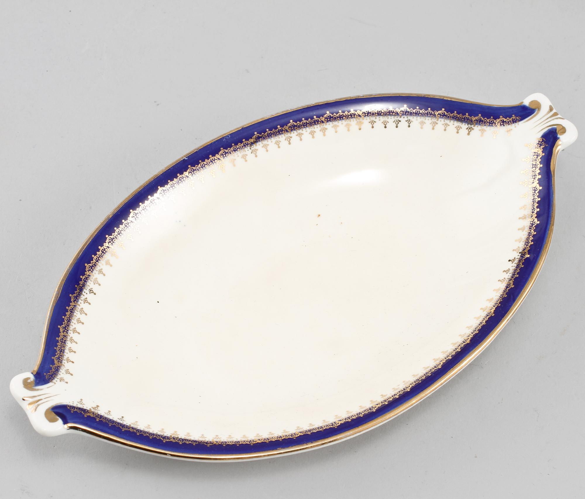 SERVISDELAR, 72 st, flintgods, Gustavsberg, omkring 1900.