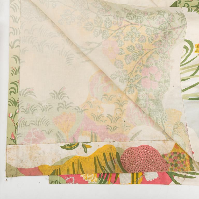 A set of five Svenskt Tenn pillows and two curtains.