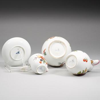 KAFFESERVIS, åtta delar, porslin. Meissen, 1763-74.