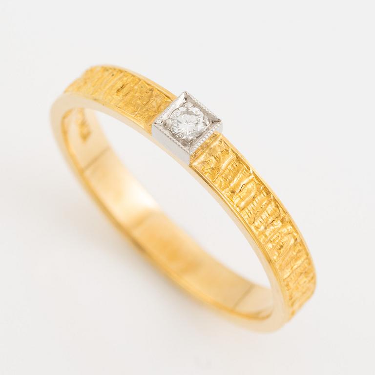 Björn Weckström, Ring, 18K gold with a round brilliant-cut diamond, Finland 1978. By Lapponia.