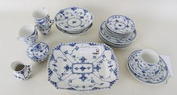 KAFFESERVIS, 17 delar, "Musselmalet", Royal Copenhagen.