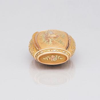 A French gold box en quatre couleurs, marks of Christian Petschler, Paris 1814-1822.