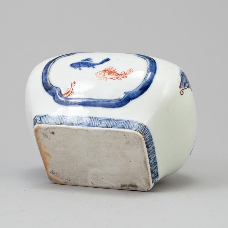 A Chinese underglazed blue and white with iron red porcelain pot, 20th century.