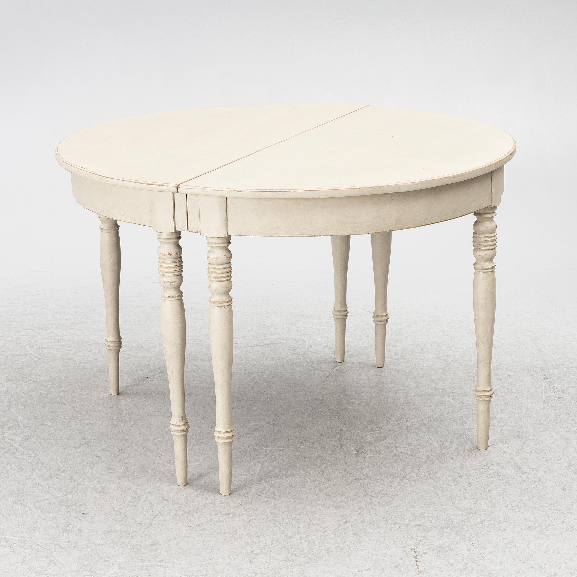 Dining table, 19th century.