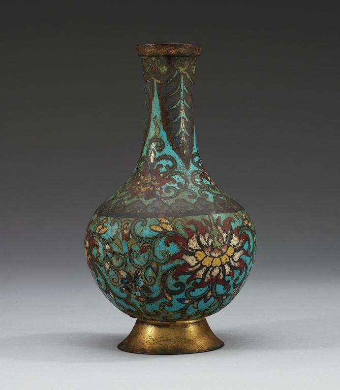 VAS, cloisonné. Ming dynastin.