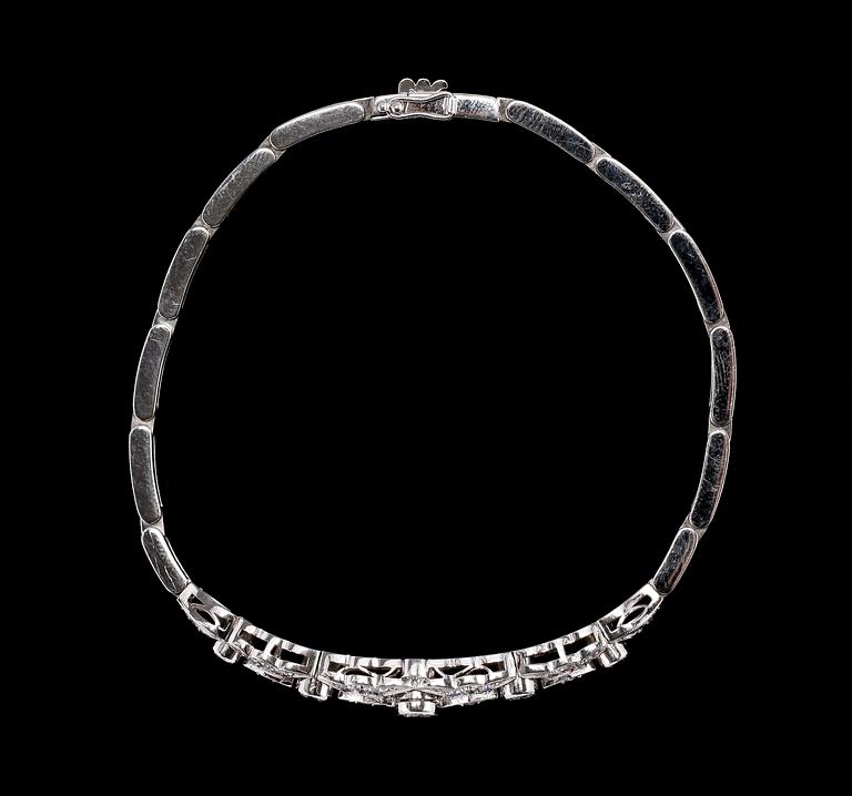 ARMBAND, briljant- och åttkantslipade diamanter, tot. ca 1.50 ct. G. Dahlgren & Co, Malmö 1966.