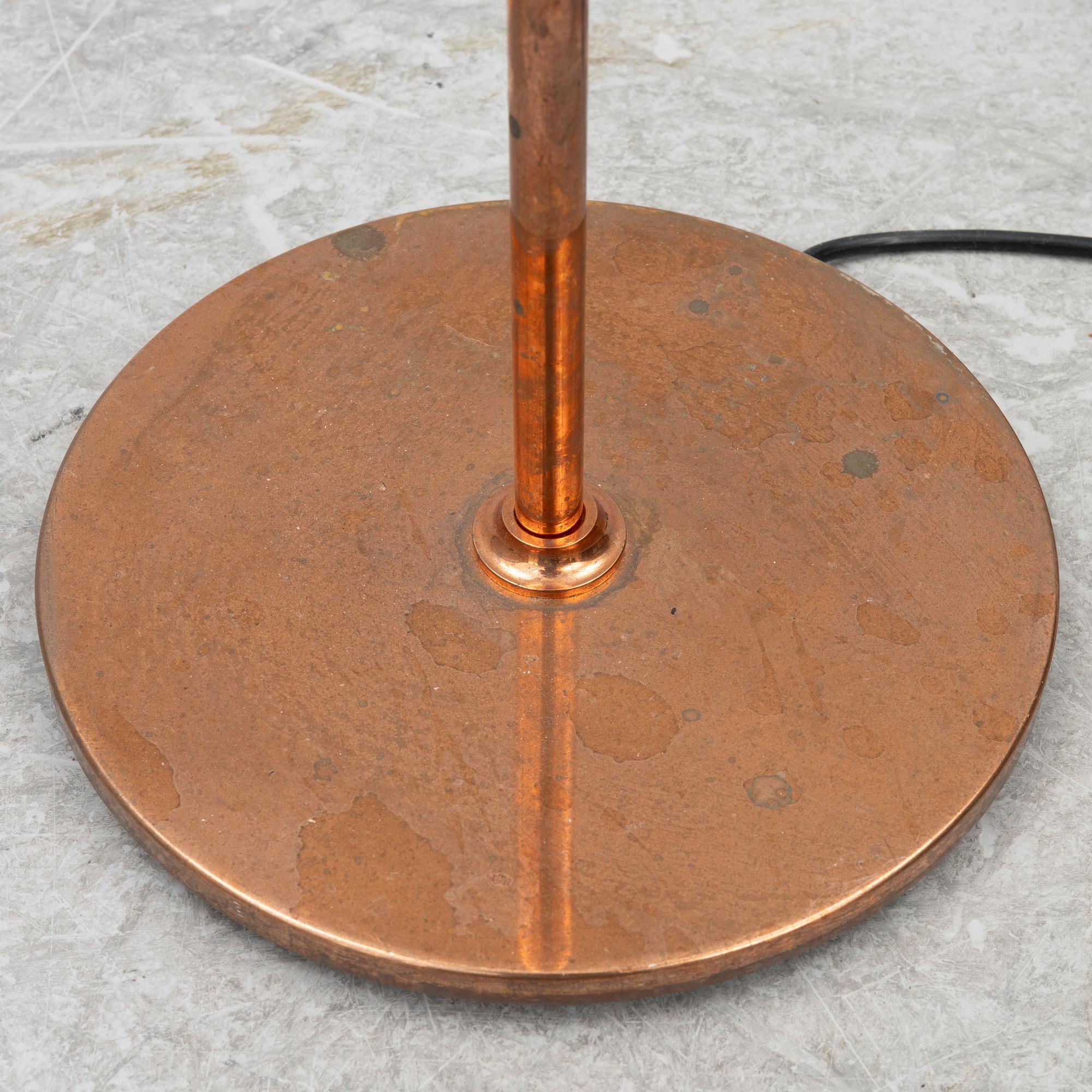 Poul Henningsen, golvlampa, "PH3½-2½.", Louis Poulsen, Danmark, 2000-tal.