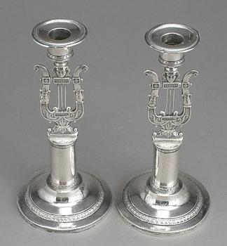 LJUSSTAKAR ETT PAR, silver, Johan Petter Grönvall, Stockholm 1826. Vikt ca 498 gram.