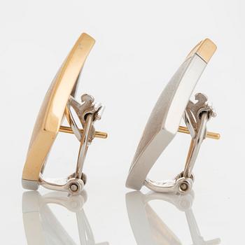 A pair of Paul Binder earrings in 18K gold and white gold.