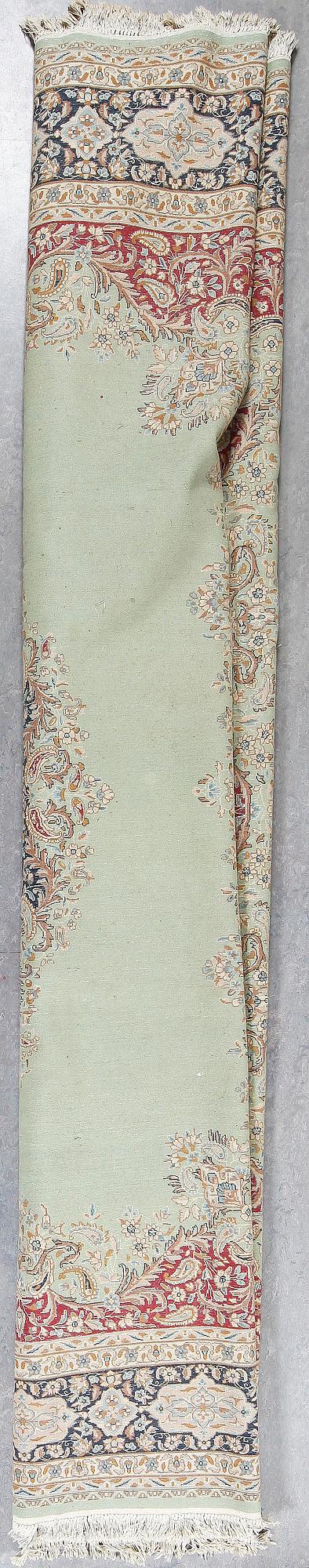 MATTA, old Kirman, ca 265x266 cm.