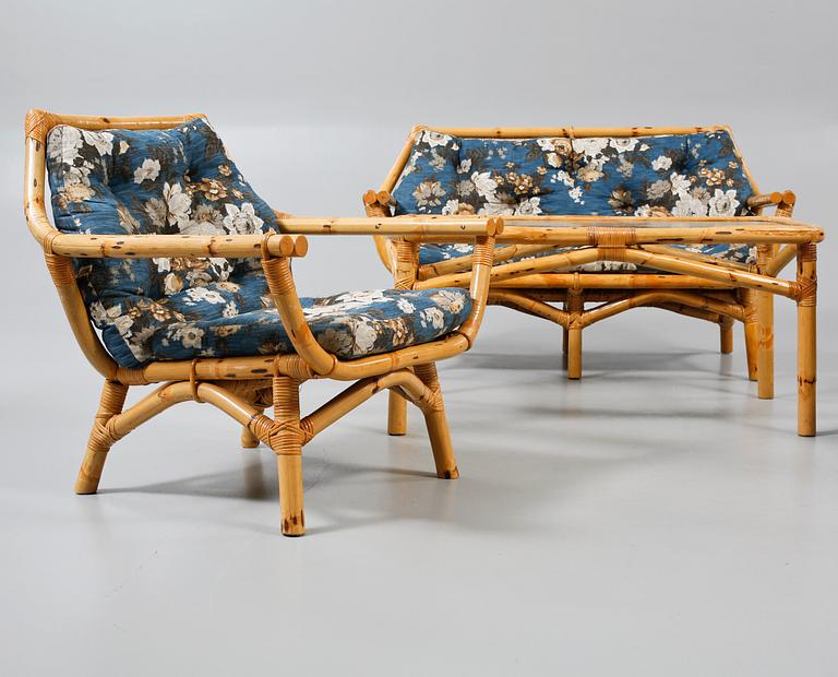 KORGMÖBEL, 4 delar, 1900-talets andra hälft.