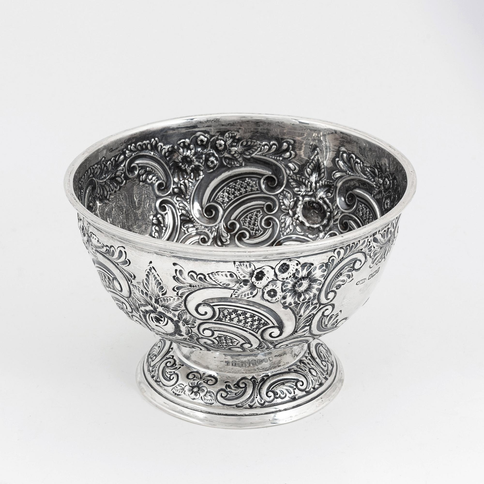 An English silver bowl, mark of William Mammatt & Son