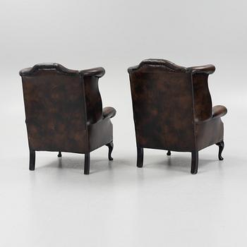 A pair of armchairs, England, second half of the 20th Century.
