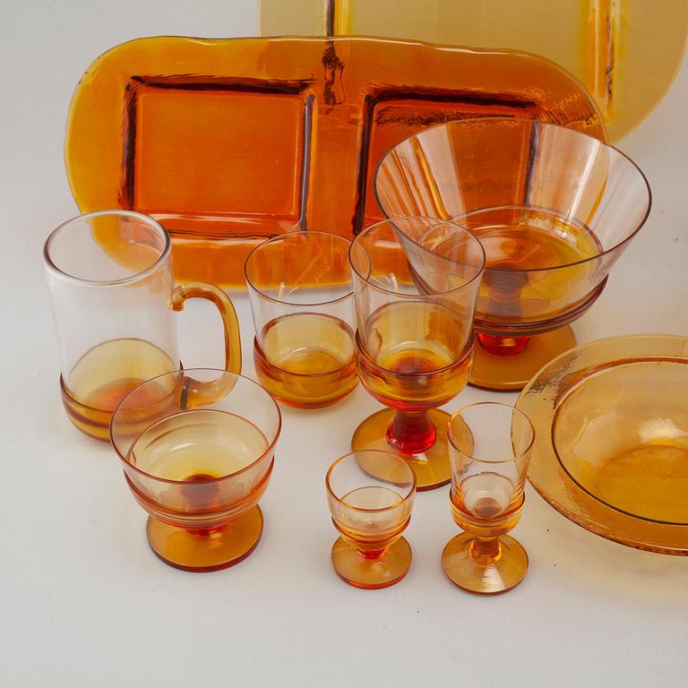 71 pieces of glass tableware, by Lindshammar, Gösta Sigvard, one part labelled.