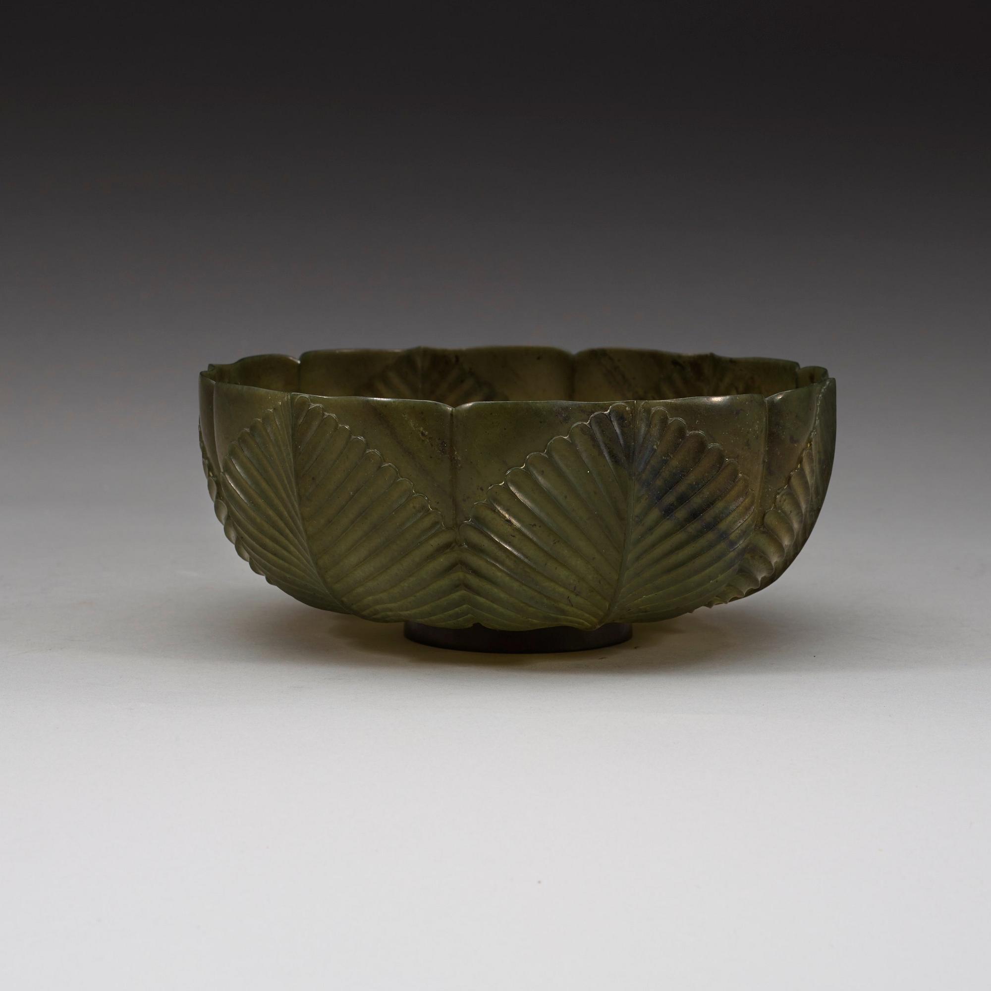 SKÅL, "Spinach" jade, Qingdynastin 1800-tal.