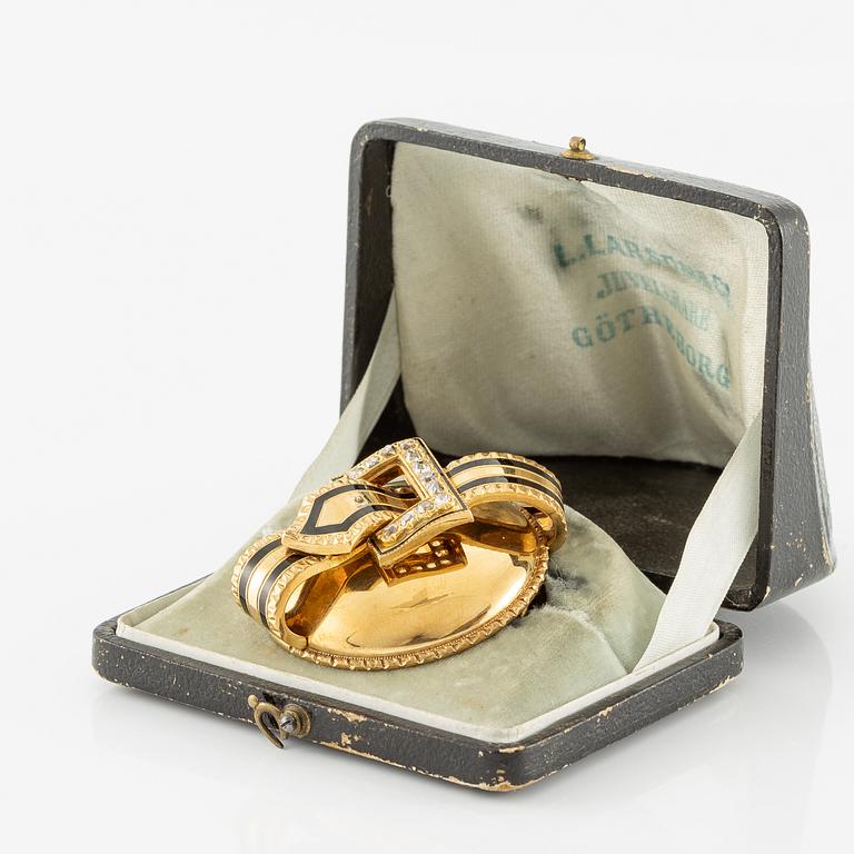 Brooch 18K gold with enamel and old-cut diamonds.