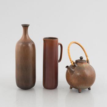 Gunnar Nylund, a stoneware vase, a jug and a teapot, Rörstrand 1950's/60's.