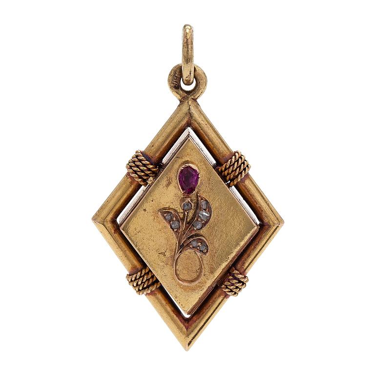 Medaljong, fasettslipad rubin, rosenslipade diamanter, 14K (56) guld, Ryssland 1908-1926.