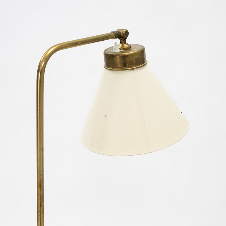 Josef Frank, golvlampa, modell "1842", Firma Svenskt Tenn, Stockholm, 1900-talets andra hälft.