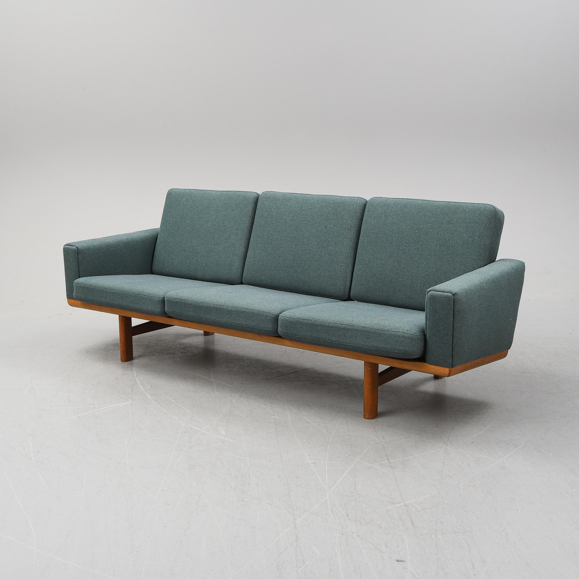 Hans J Wegner, soffa, GE-236, Getama, 1900-talets andra hälft.