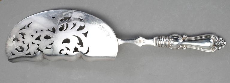 FISKSPADE, silver. Oidentifierade stämplar. Ryssland, 1860-1970-tal. Vikt 105 gram.