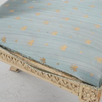 Stolar, ett par, sengustavianska, omkring år 1800.