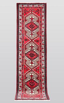 A runner, Sarab, ca 348 x 104 cm.