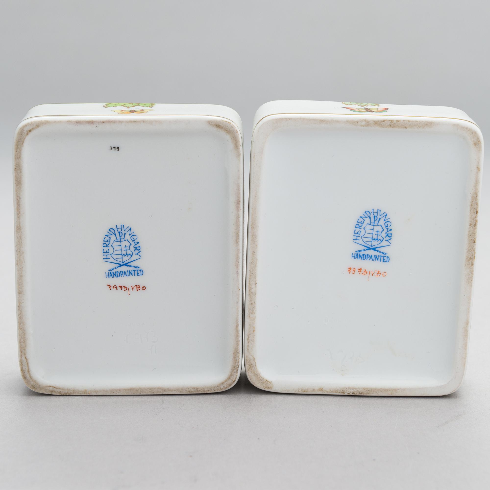 A Herend Queen Victoria VBO porcelain coffee set and two trinket boxes, totally 19 pieces, Hungary.