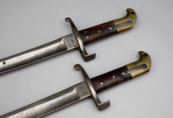 BAJONETTER, 2 st, tidigt 1900-tal.
