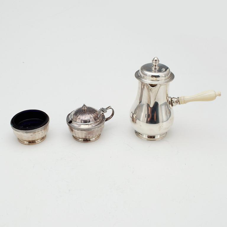 PARTI SILVER, 14  delar, bland annat ett dubbelsaltkar, Berlin 1800-tal. Totalvikt ca 475 gram.