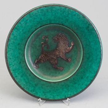 WILHELM KÅGE, an 'Argenta' stoneware dish from Gustavsberg.