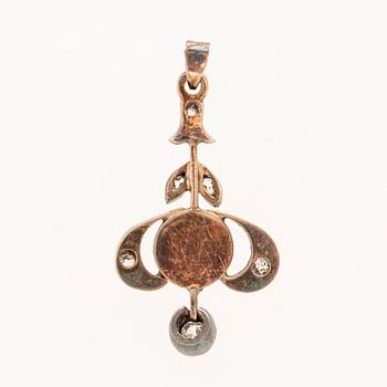 Pendant with old-cut diamonds and a cultured button-shaped pearl.