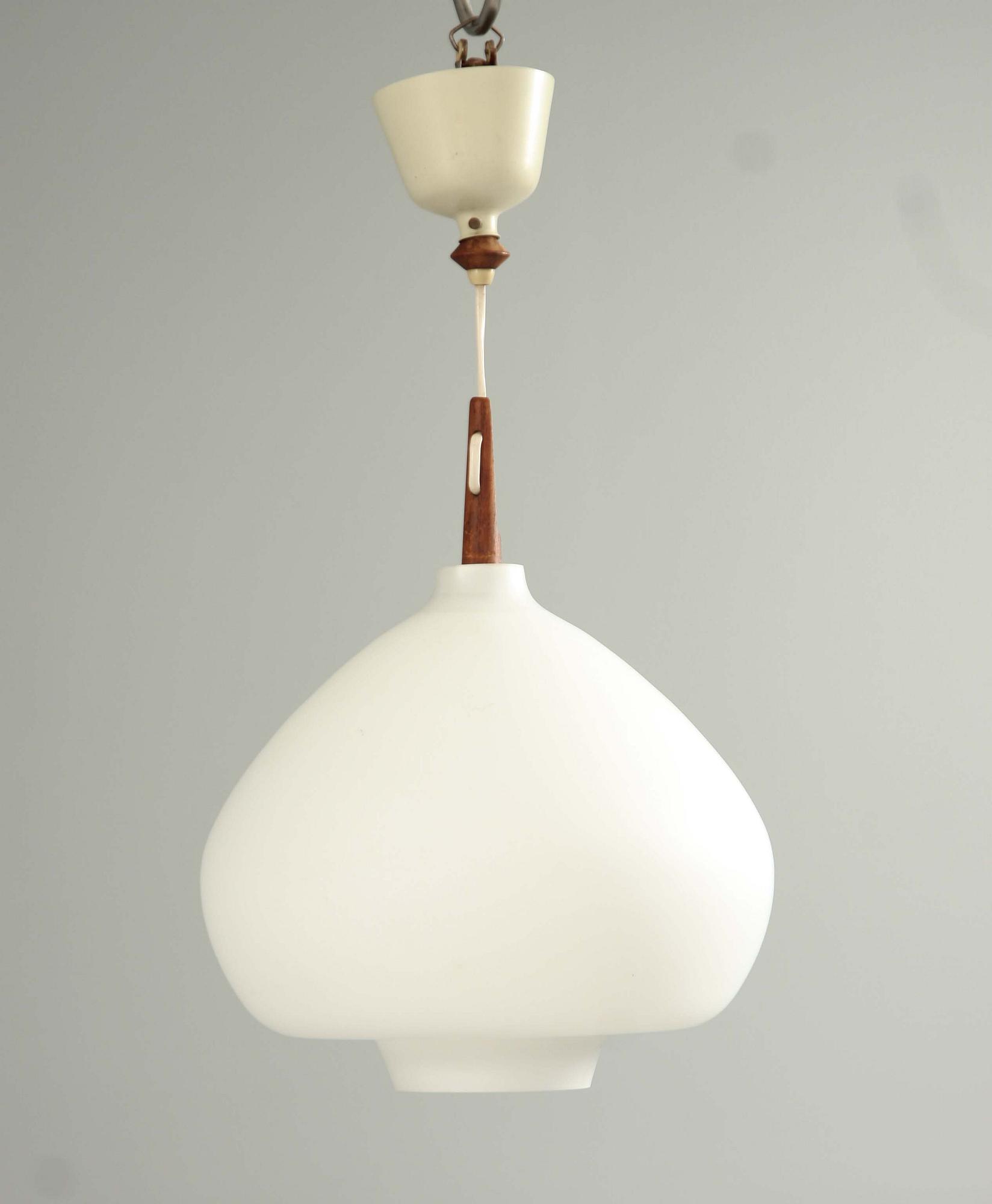 TAKLAMPA, design Hans Agne Jakobsson. Markaryd. 1960-tal.