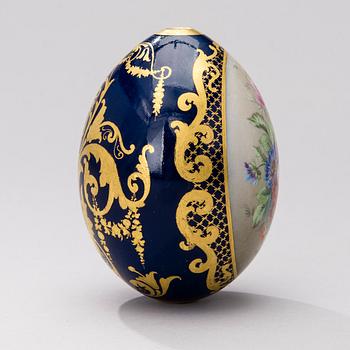 EASTERN EGG, porcelain, St.Petersburg, Imperial porcelain factory ca 1900.