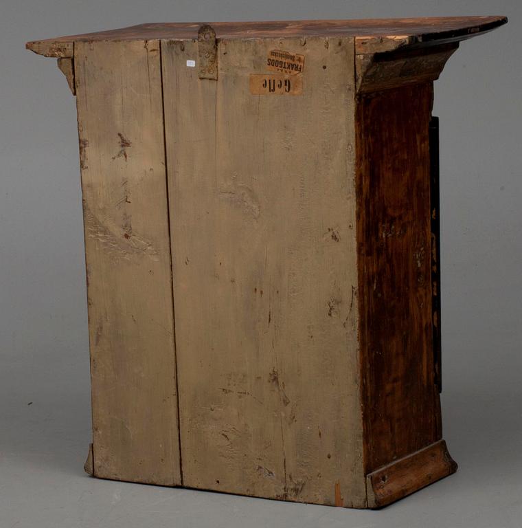 VÄGGSKÅP, allmoge, 1800-luku.