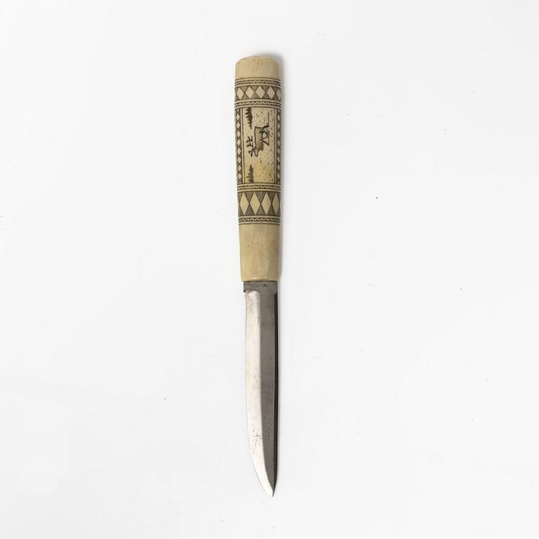 Knife - Elis Bergström, half-horn knife, signed.