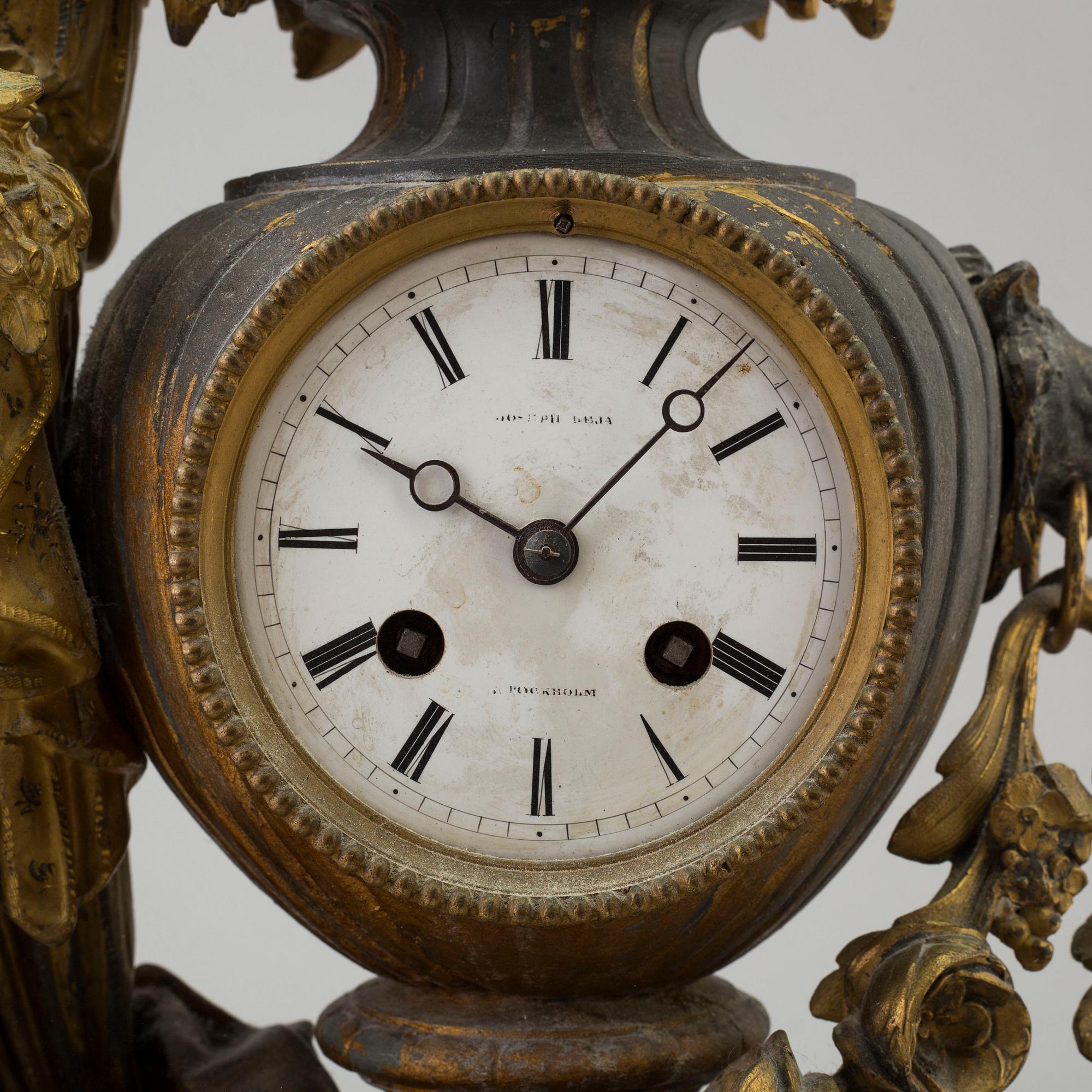An end of the 20th century metal case mantle clock.