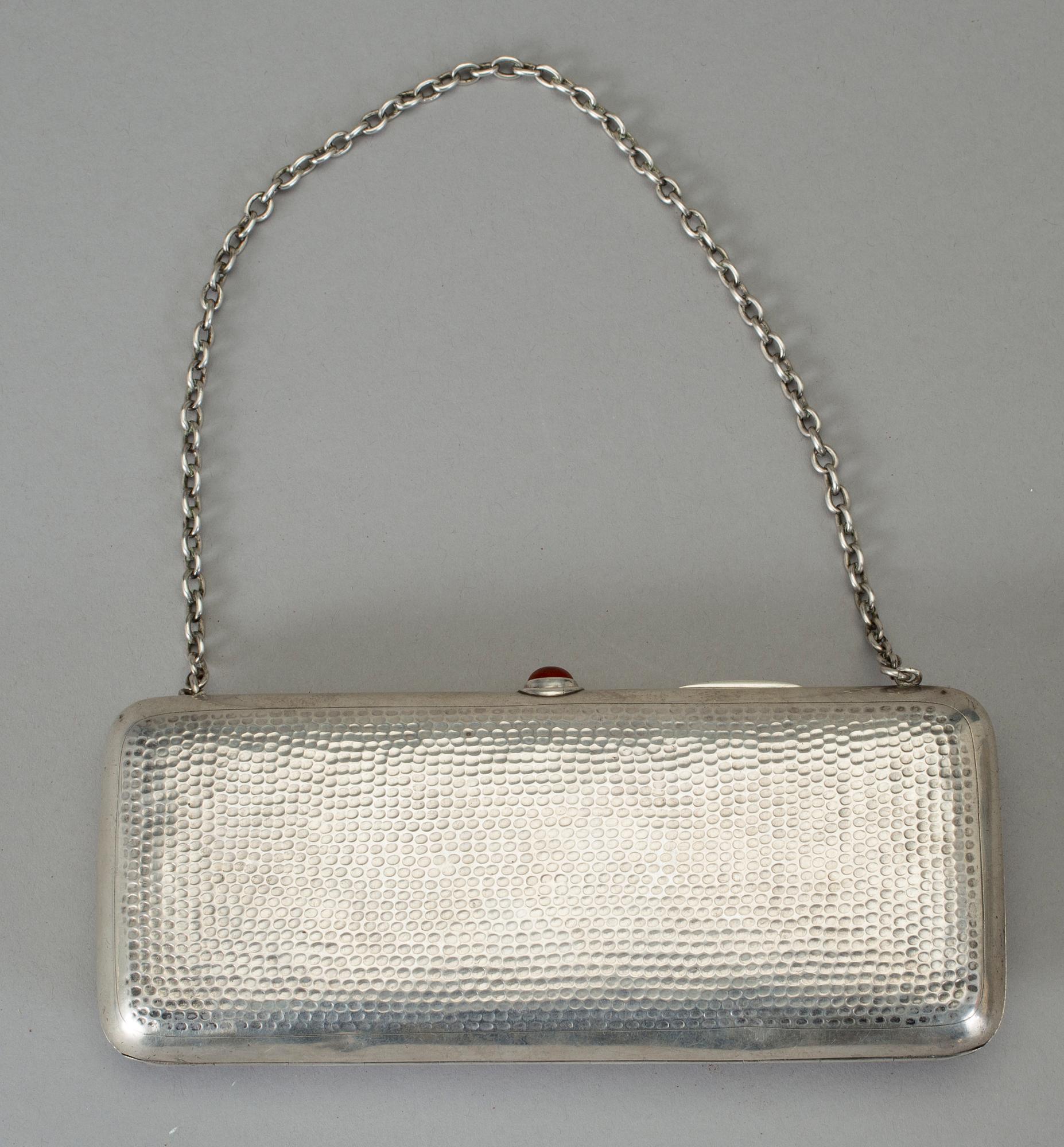 HANDVÄSKA, silver, C A Roine, Åbo, 1919. Totalvikt ca 300 g.