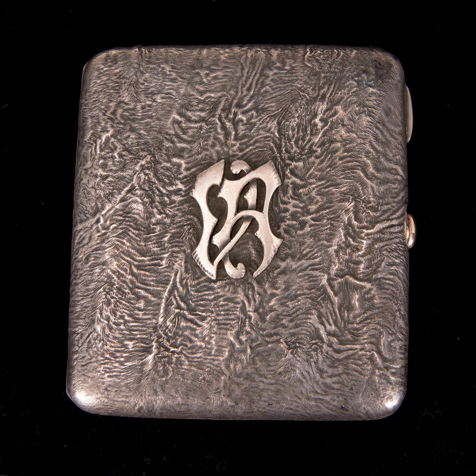 SKRIN och CIGARETTETUI, silver, Auran Kultaseppä, Åbo 1957 och Helsingfors 1929.