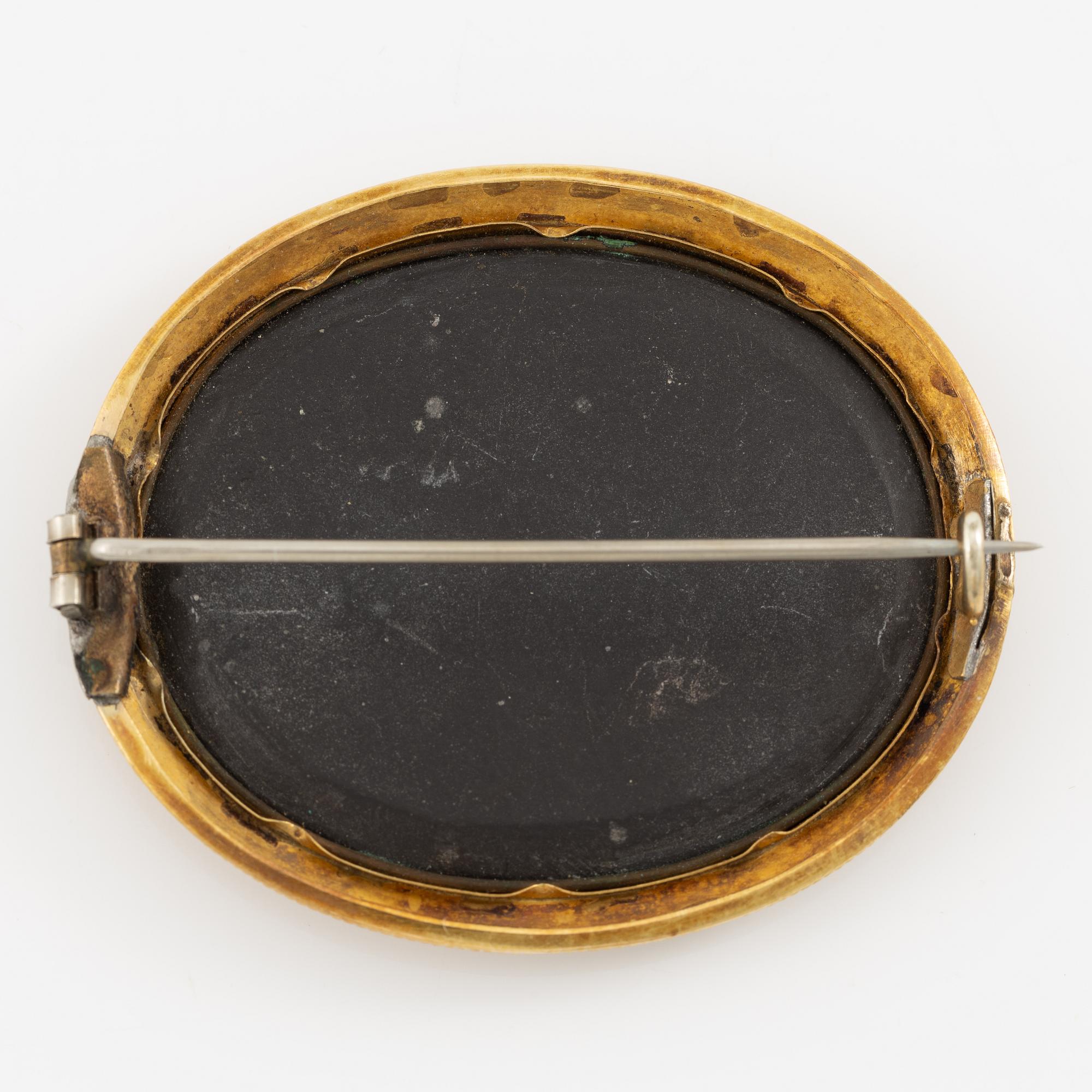 Brosch 14K guld med Florentinsk mosaik i form av blombukett. Sent 1800-tal.