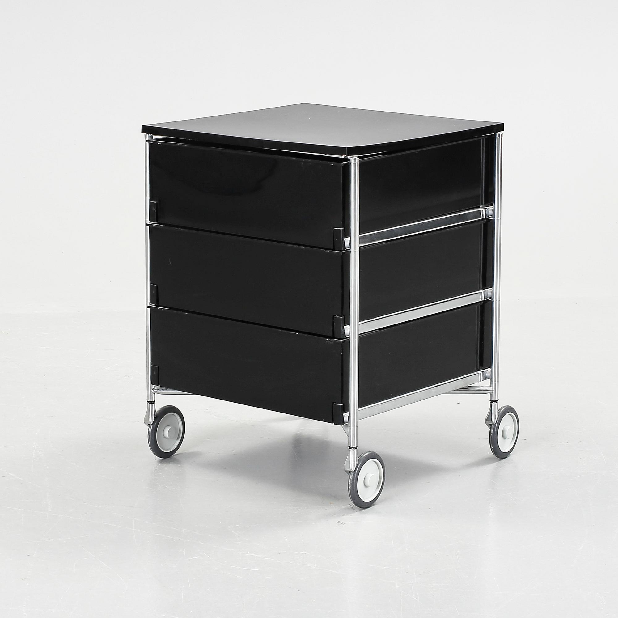 SIDOBORD, Antonio Citterio för Kartell 1990-tal.