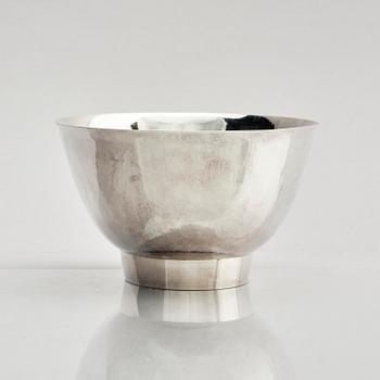Sigurd Persson, skål på fot, sterling silver, Stockholm 1975.
