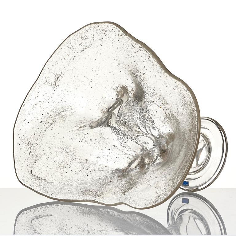 Oiva Toikka, a "Pinja" footed glass bowl, Nuutajärvi, Notsjö, Finland, probably 1980s.
