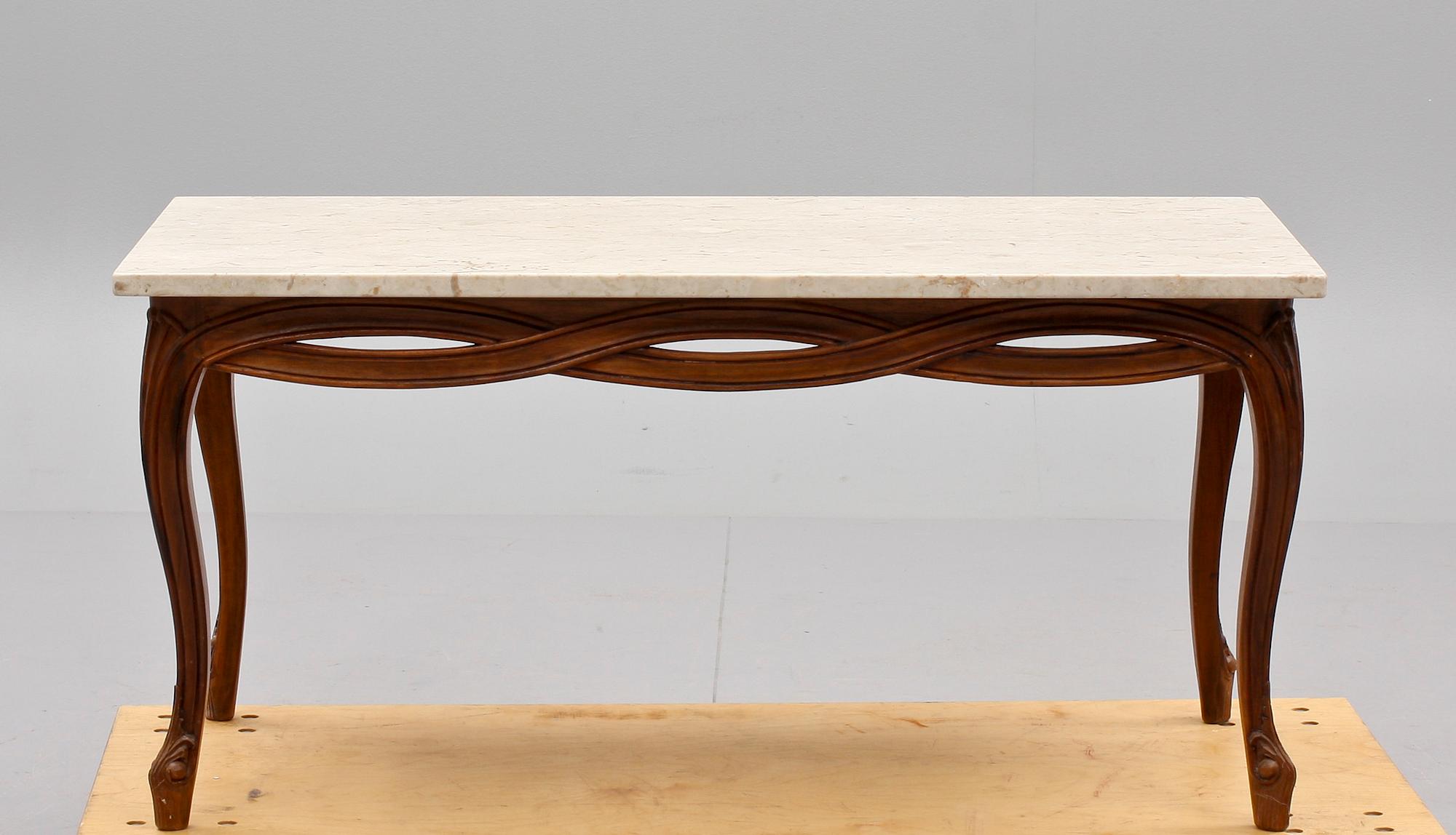 SOFFBORD, Rokokostil. 1900-talets första hälft/mitt.