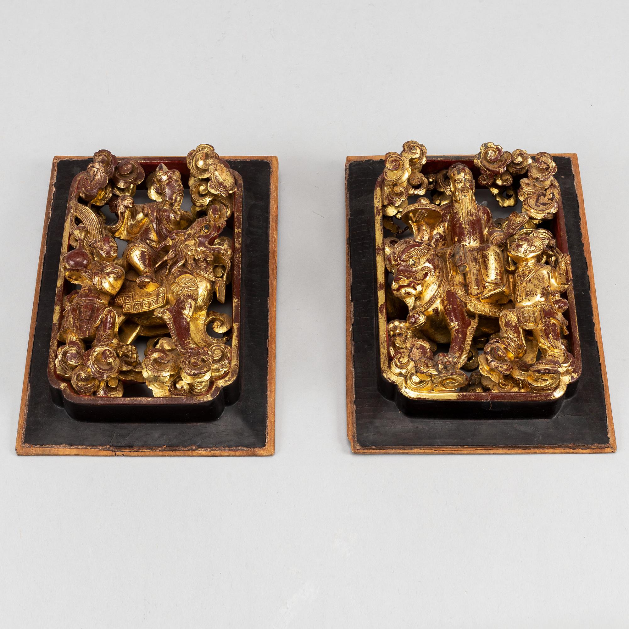 Two sculptured wooden panels, Qing dynasty, 19th Century.