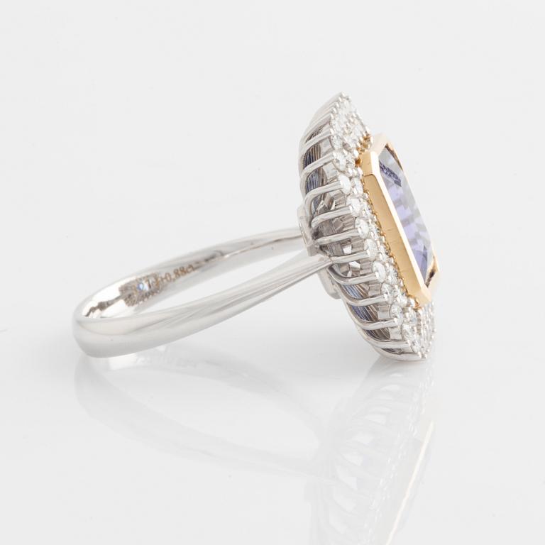 Ring, cocktail ring with tanzanite and brilliant-cut diamonds.